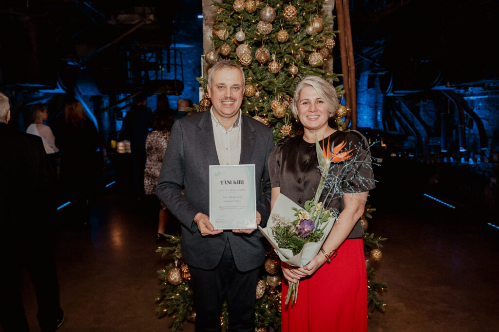 Aasta veeteo auhinna võtsid vastu tootmise arendusjuht Sergei Jefimov ja opereerimisjuht Jelena Valtin.